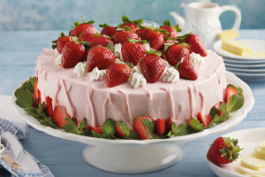Strawberry Bliss Chilled Cake